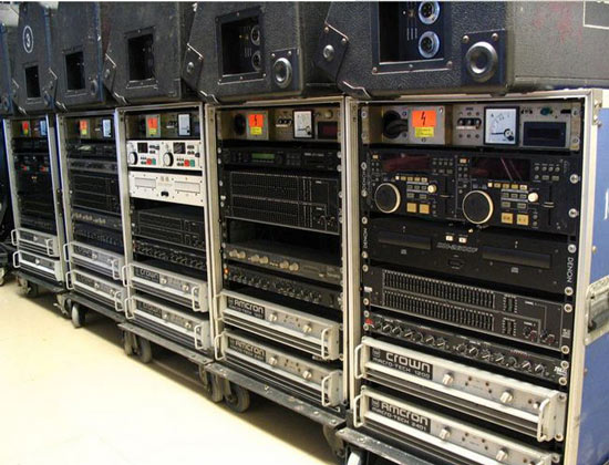 活動(dòng)音響設(shè)備